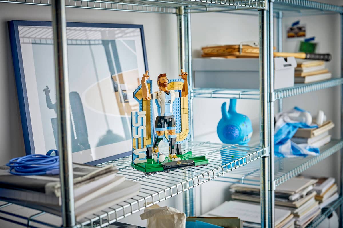 Конструктор LEGO Editions 43015 Lionel Messi — Soccer Legend