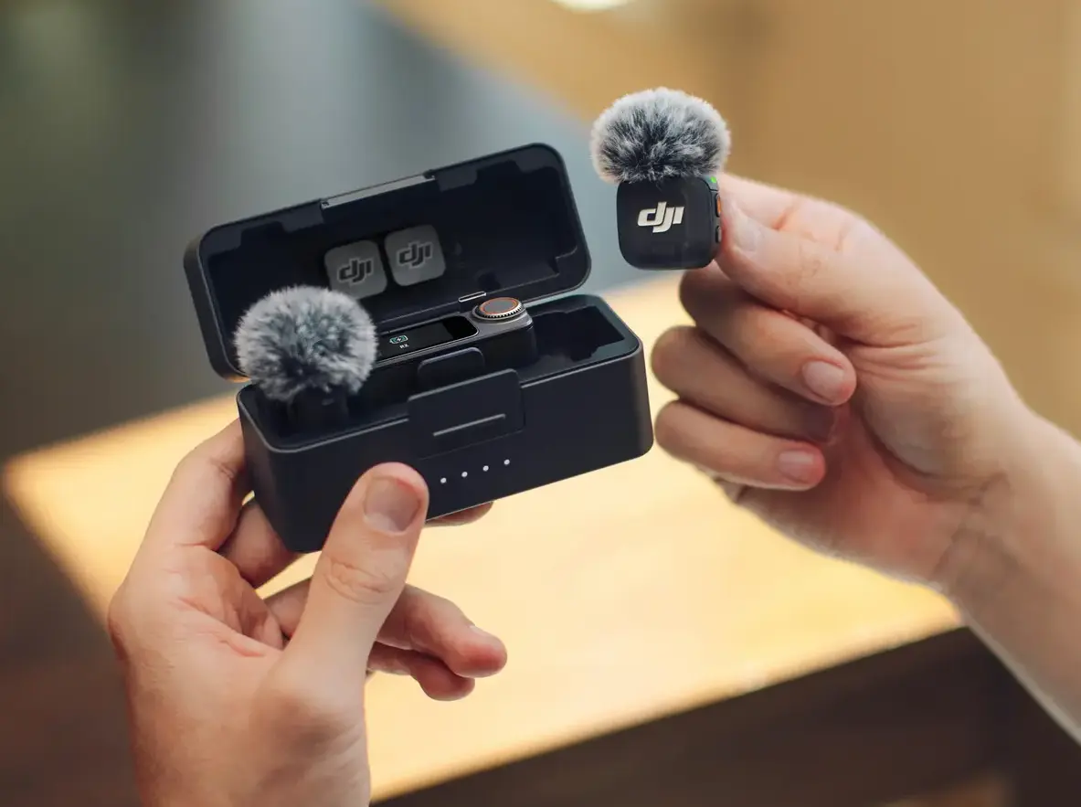 Петличный микрофон DJI Mic 3 (2 TX + 1 RX + Зарядной кейс)