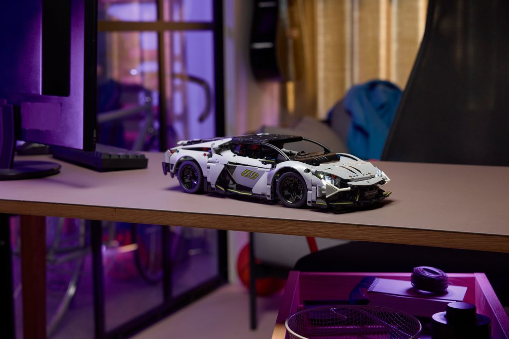 Конструктор LEGO Technic 42214 Lamborghini Revuelto Super Sports Car