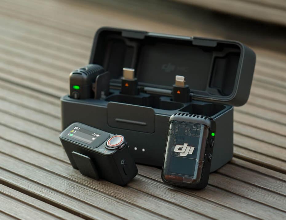 Петличный микрофон DJI Mic 2 (2 TX + 1 RX + Зарядной кейс)