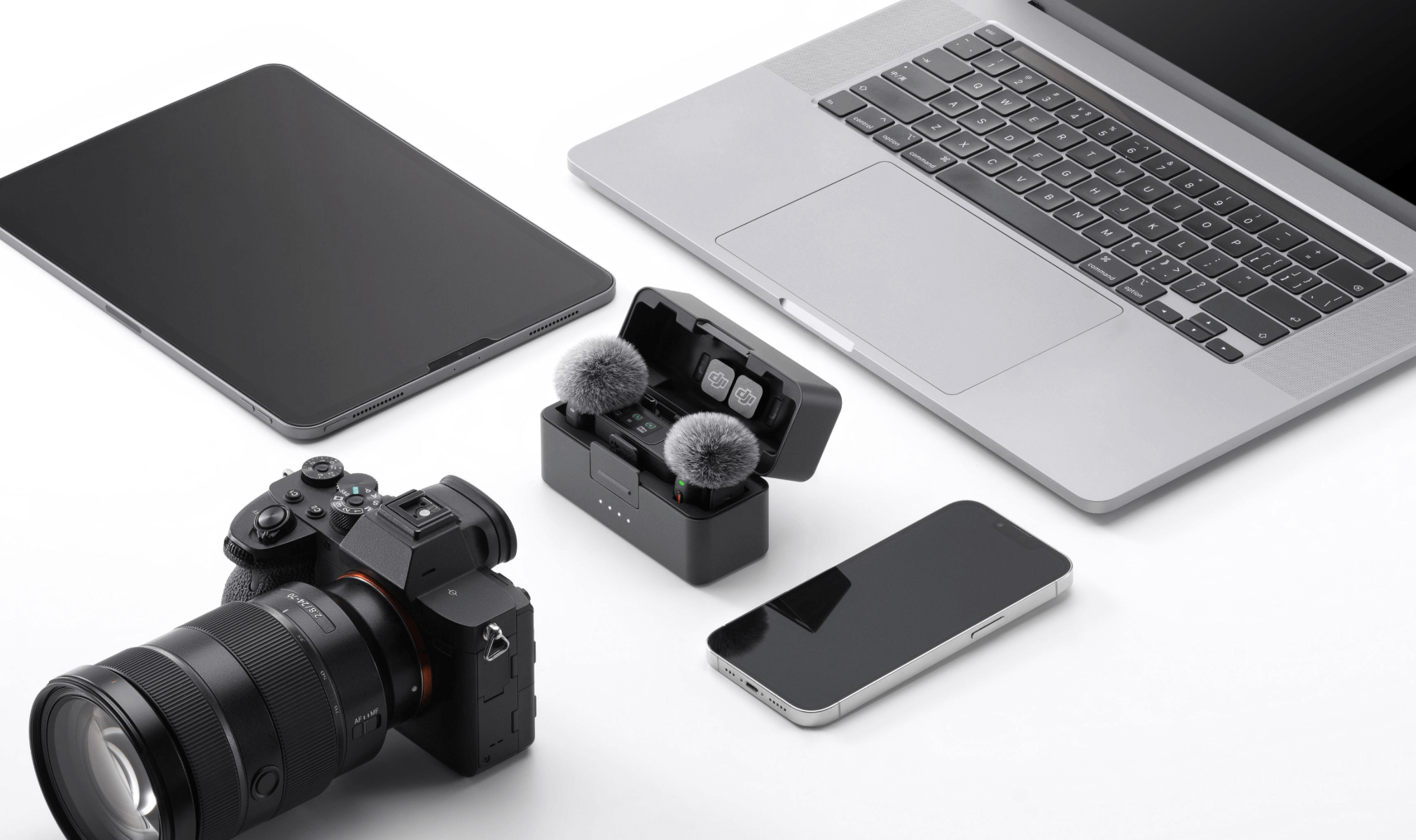 Петличный микрофон DJI Mic 3 (4 TX + 1 RX + Зарядной кейс)